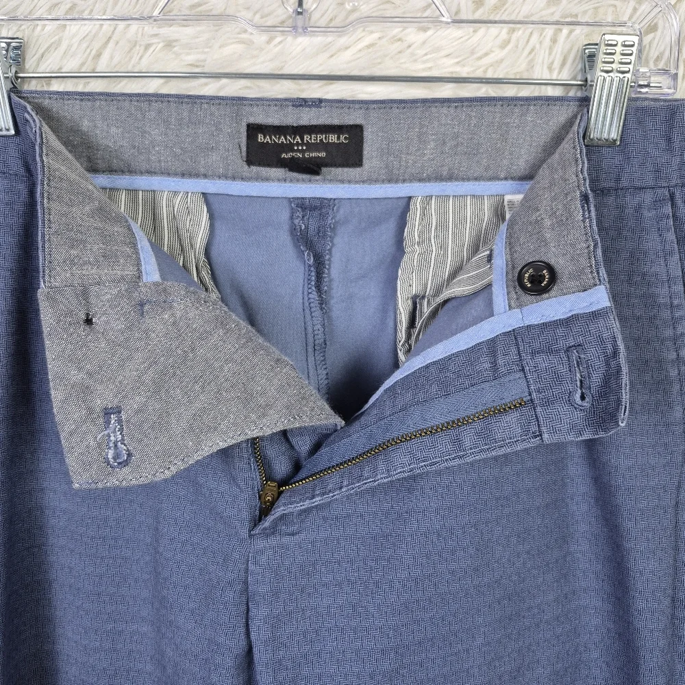 Banana Republic light geometric